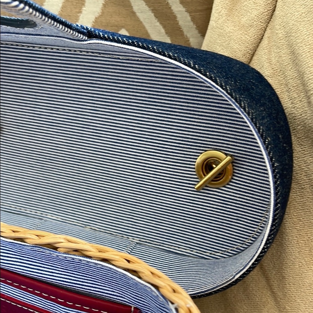 NEW!! J.McLaughlin Denim and Wicker Crossbody Bag with bamboo buckle. - Picture 3 of 7